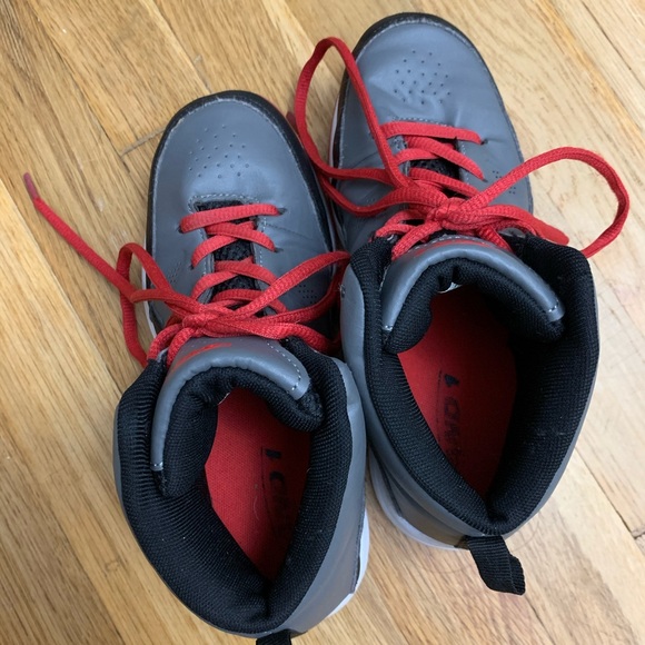 Boys And1 sneakers size 3 - Picture 3 of 8